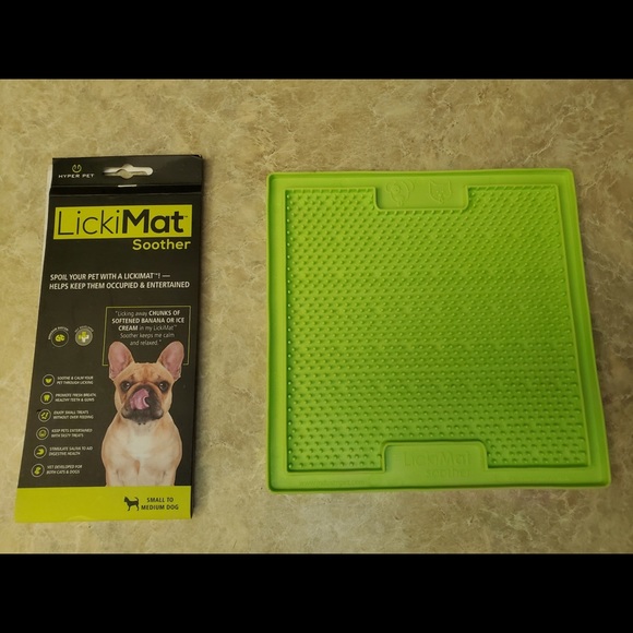 The “LickiMat Pet soother” by Hyper Pet soothes & calms your pet-Brand New ! - Picture 3 of 5